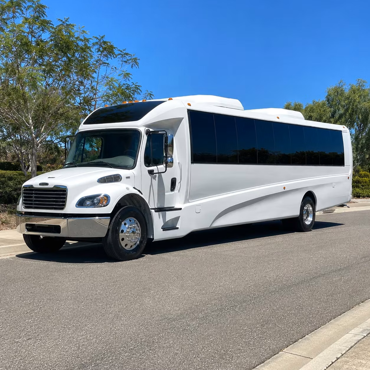 lafayette 18 passenger minibus rental