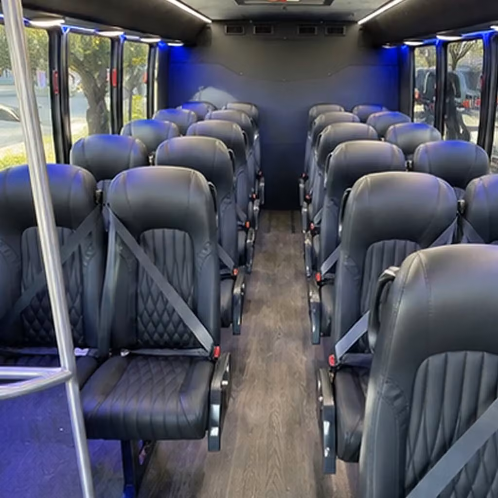 lafayette 20 passenger minibus rental