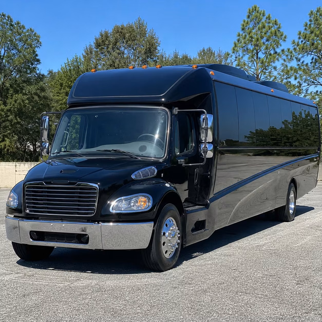 lafayette 25 passenger minibus rental