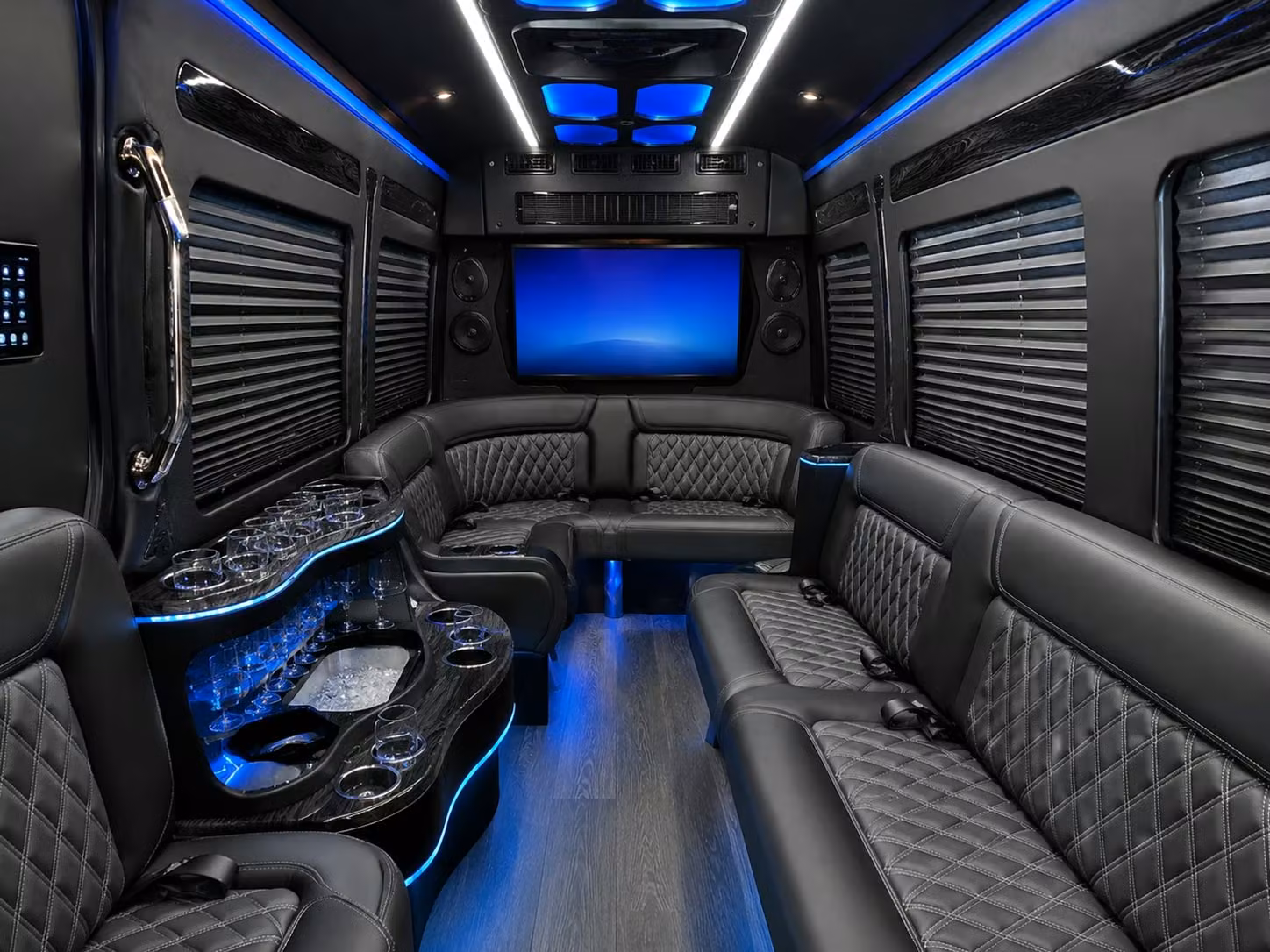 lafayette high school prom venues are easy to reach when you rent a bus